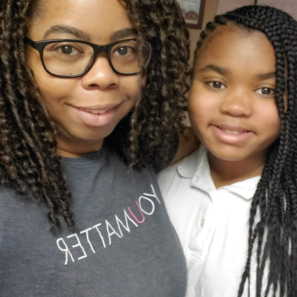 Meet your Posher, Gabriela - Picture 1 of 7